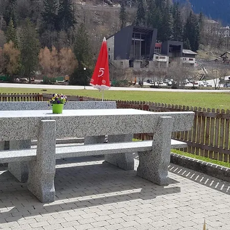 Lägenhet Lischa 3- Og Sued By Interhome Fiesch